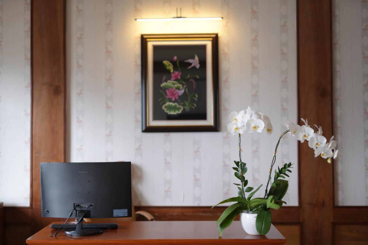 Pleiku Hotel Kültér fotó